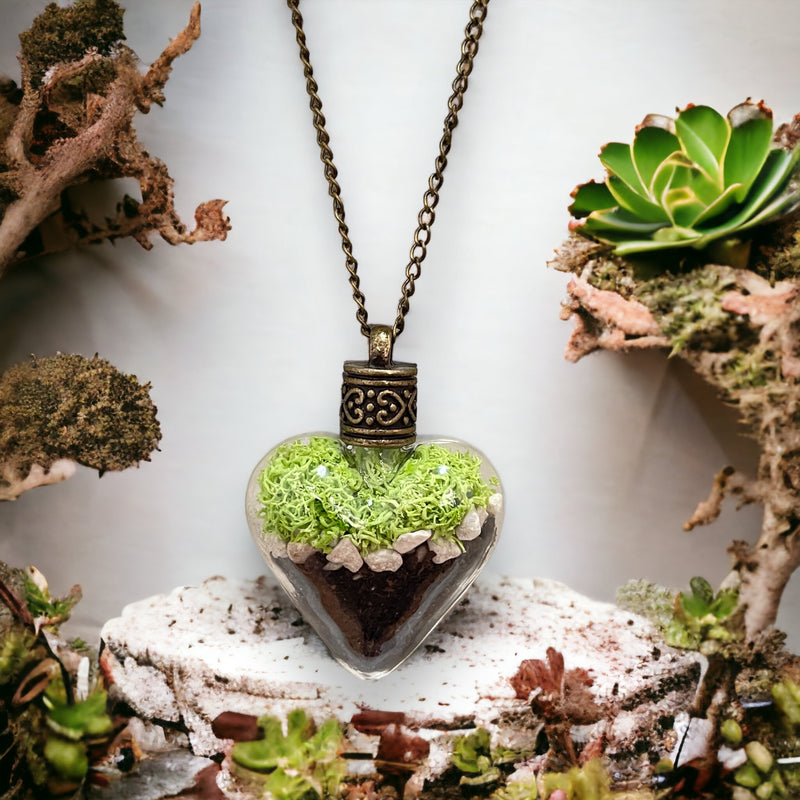 Vintage Terrarium Halskette mit Moos, Kieselsteinen und Erde - Einzigartiges Accessoire für Naturliebhaber - VIK-138