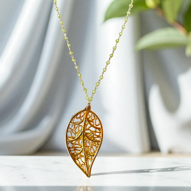 Ädelsten kedja vårblad med peridot